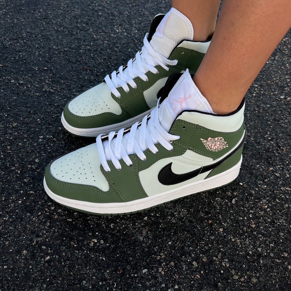 Nike Jordan Green Dutch Unisex Green and Pink